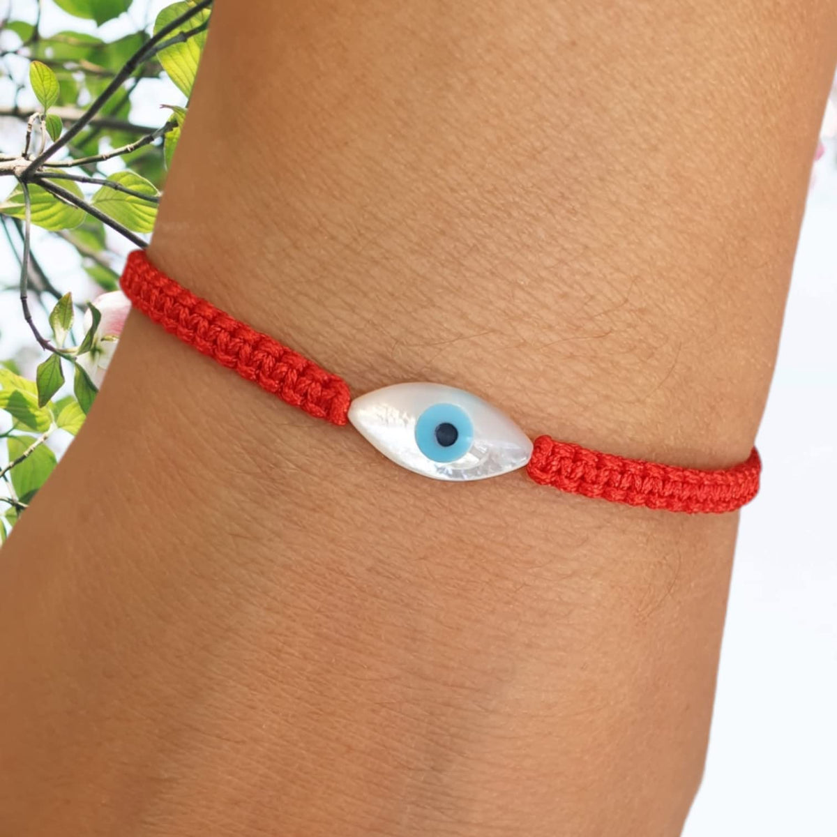 MYSTIC JEWELS By Dalia - Pulsera hilo de macrome Rojo con nácar y ojo turco, para buena suerte, protección Mal de Ojo, Good Luck (Ojo - Rojo)