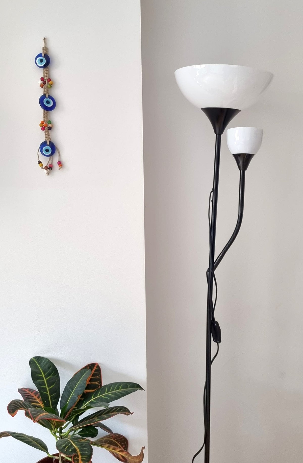 MYSTIC JEWELS -Adorno de Tres Ojo Turcos en Cristal con Jude para Colgar