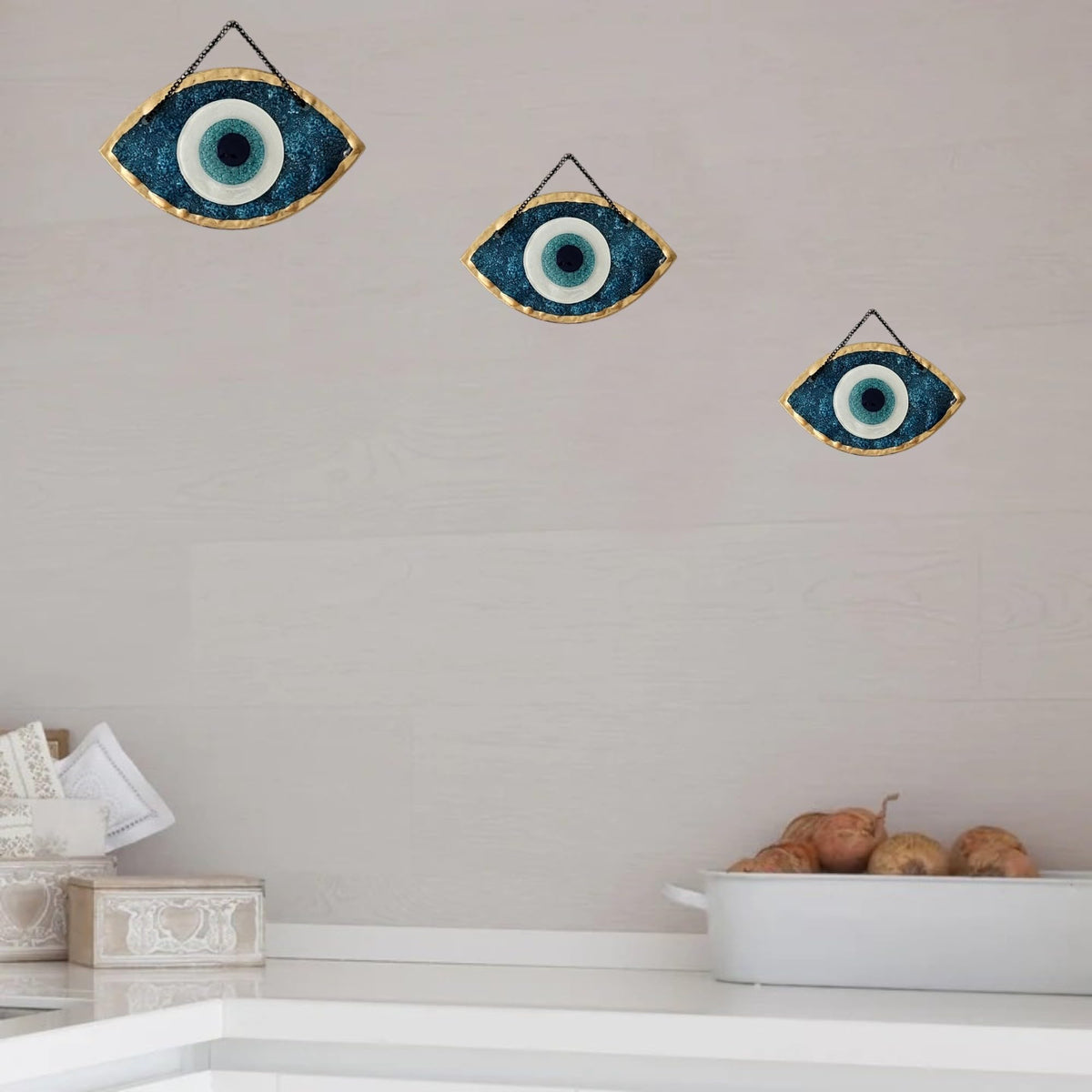 MYSTIC JEWELS - Adorno Ojo Turco Decorativo, Vidrio Azul y Blanco, Amuleto Suerte Marco en Dorado, 3 tamaños