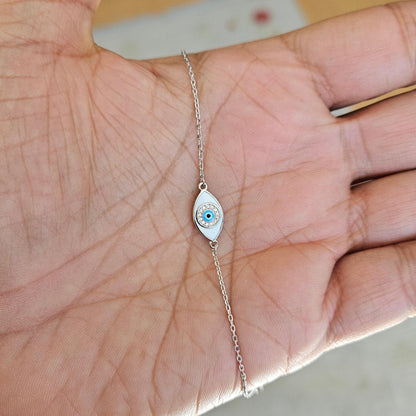 MYSTIC JEWELS – Pulsera de Cadena con Ojo Protector en Plata de Ley 925 – Esmalte Blanco y Azul – Estilo Fino y Minimalista – Ajustable 16 + 3 cm – Incluye Bolsita Regalo