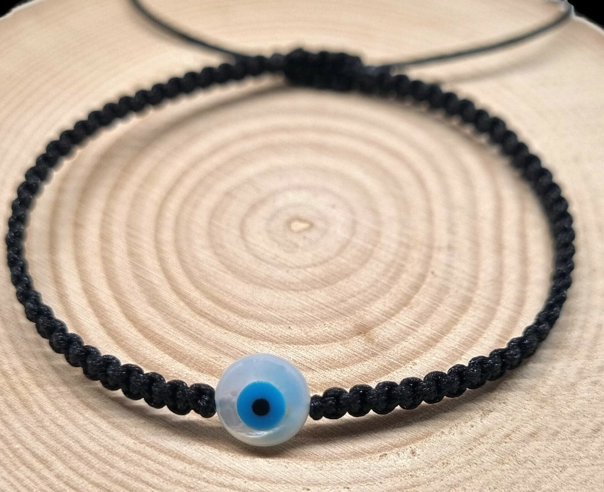 MYSTIC JEWELS By Dalia - Pulsera hilo de macrome Rojo con nácar y ojo turco, para buena suerte, protección Mal de Ojo, Good Luck (Redondo - Negro)