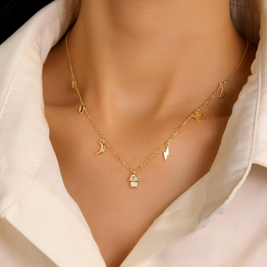 MYSTIC JEWELS - Collar Plata 925 Bañada en Oro – 7 Dijes: Triángulo, Ojo, Luna, Estrella, Rayo, Alas y Mano de Fátima con Circonita, Ajustable con Caja de Regalo