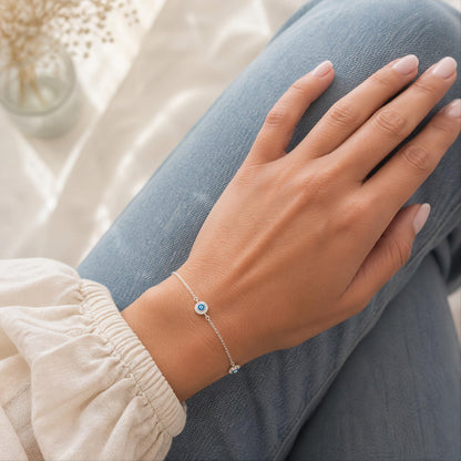 MYSTIC JEWELS - Pulsera Ojo Turco de Plata 925 con Baño de Rodio, 3 Mini Amuletos Evil Eye con Circonitas, Cadena Ajustable 16+3 cm, Joyería de Protección