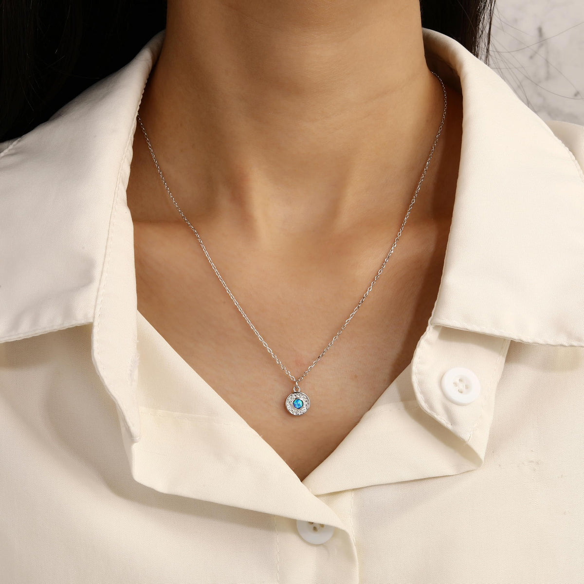 MYSTIC JEWELS - Collar de Plata let 925 - Colgante de Ópalo Sintético Azul y Circonitas, Cadena Delicada, Diseño Minimalista, Joya para Mujer