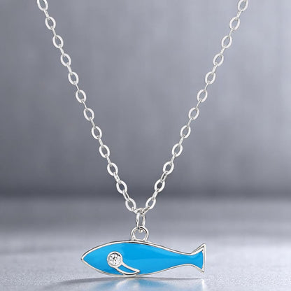 Collar de Mujer con Dije de Pez – Plata de Ley 925 con Acabado en Rodio – Esmalte Azul y Circonita – Diseño Minimalista