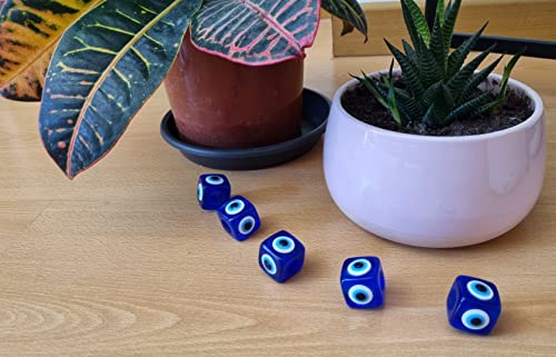 5 unités - Yeux turcs à suspendre - plastique contre le mauvais œil bleu et blanc, amulette porte-bonheur, décoration murale (Cube)